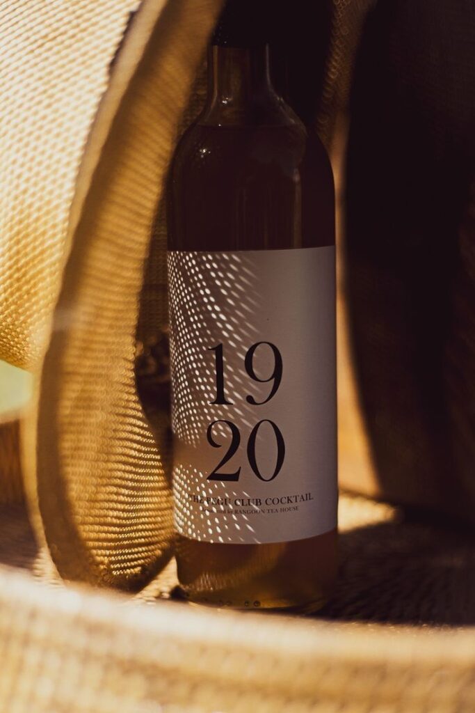 Garrafa de vinho Tertúlia, com o ano de criação da marca na garrafa.